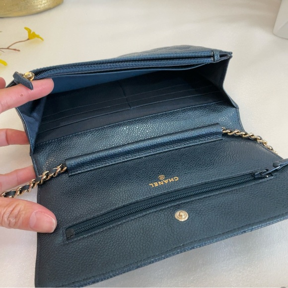 Chanel Metallic Blue Quilted Leather Chain Bag - Picture 2 of 14